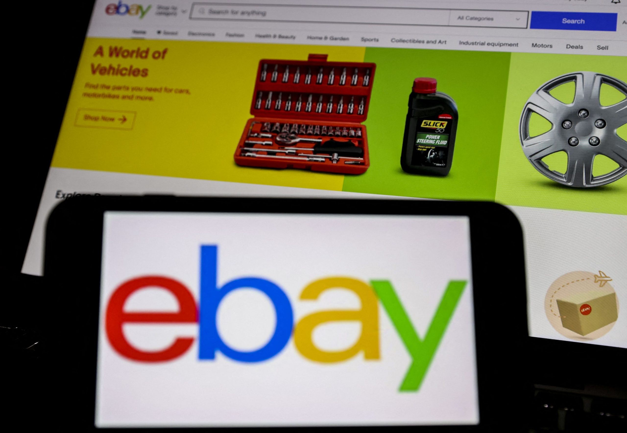 eBay a suspendat zeci de utilizatori din greșeală și lucrează acum la rezolvarea problemei