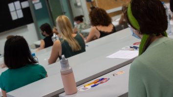 75 de elevi au fost izolați după ce un copil infectat cu Covid-19 a fost trimis la școală