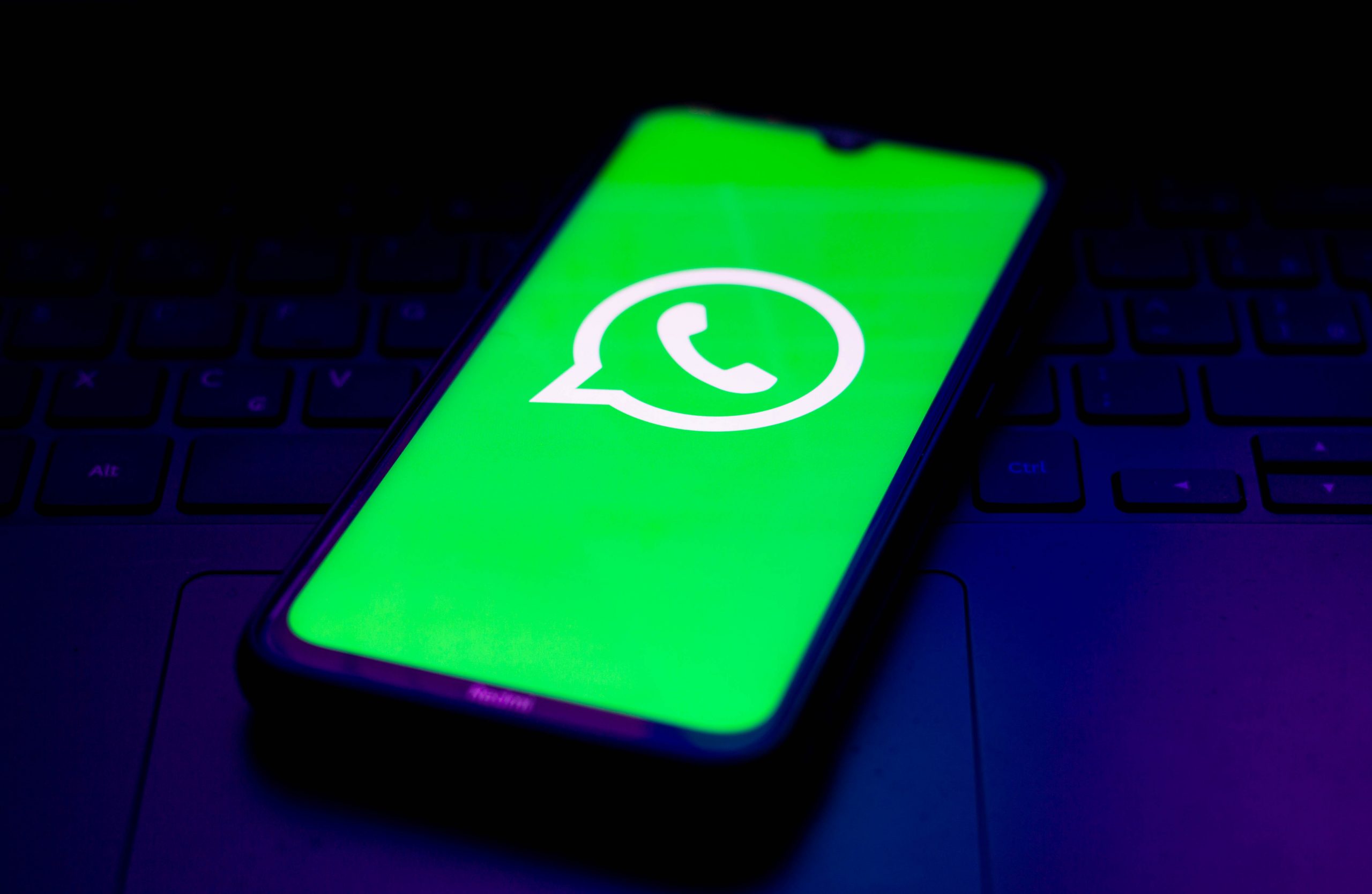Meta va permite oamenilor să trimită bani pe WhatsApp prin intermediul Novi