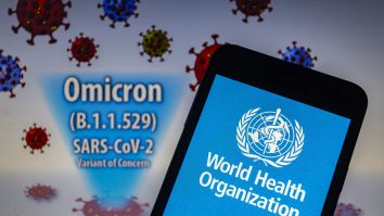 Omicron reprezintă un risc global "foarte ridicat", lumea trebuie să se pregătească