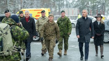 SUA avertizează Rusia cu sancțiuni masive dacă nu retrage trupele de la frontiera Ucrainei