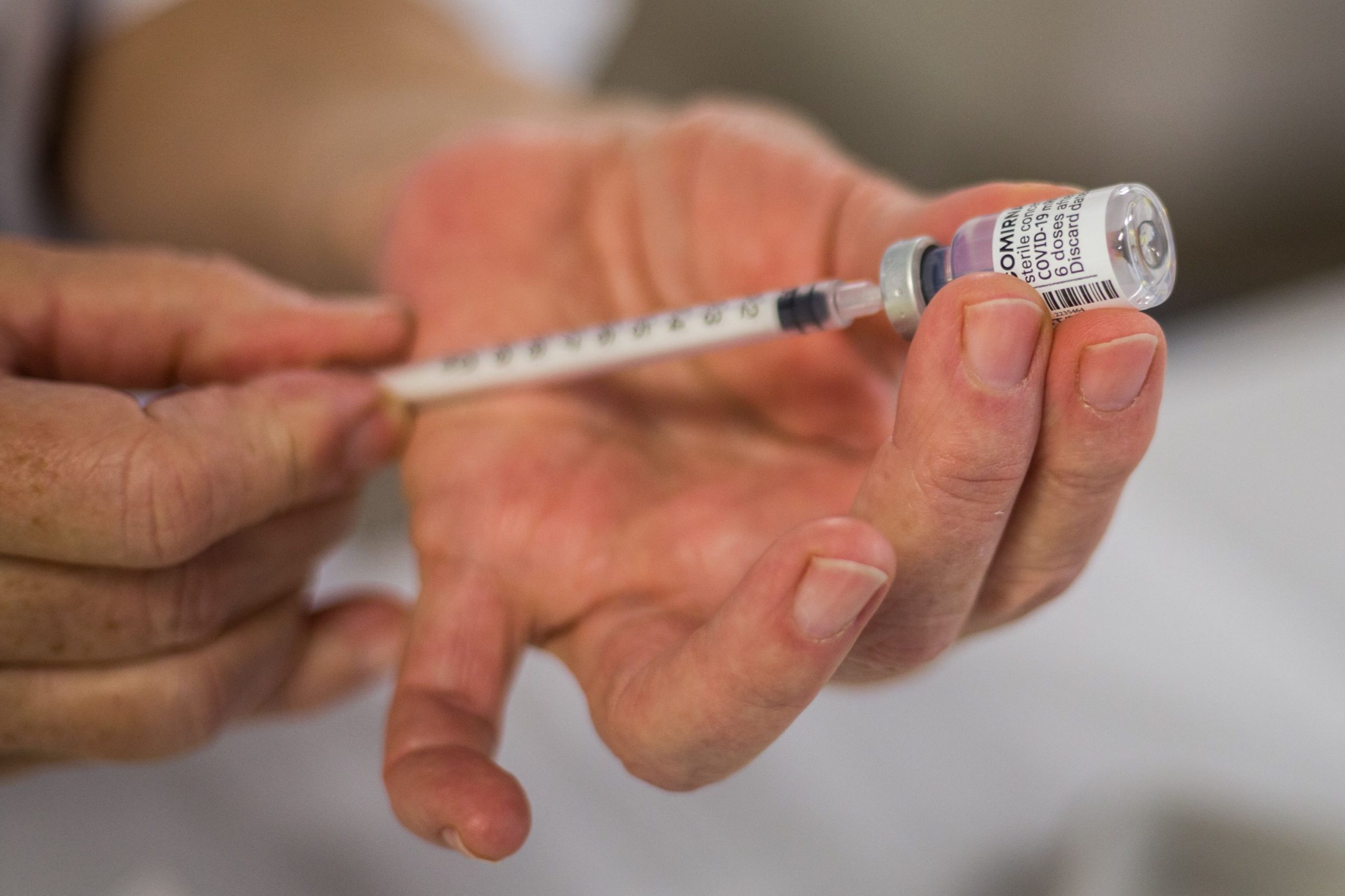 Bonus de 500 de euro pentru cei care fac doza 3 în Austria