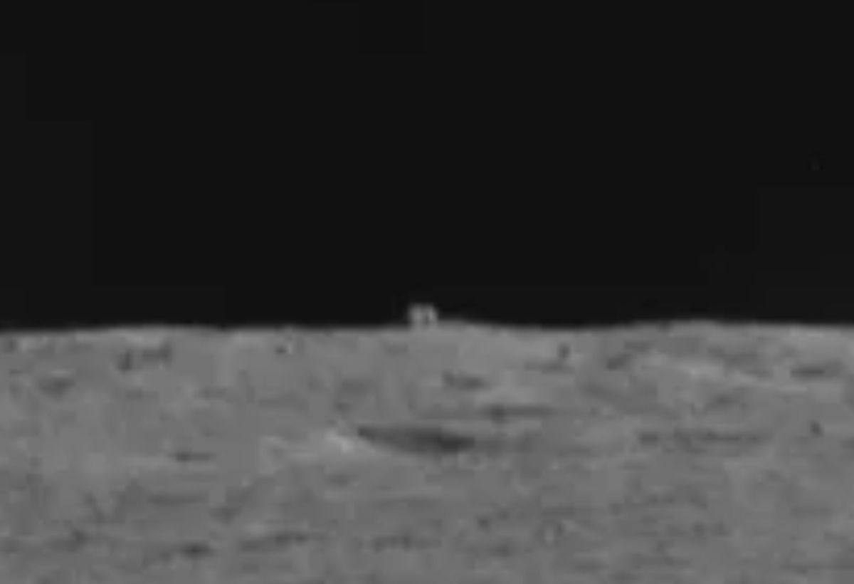 FOTO. Yutu 2, roverul chinez de pe Lună, a făcut o descoperire misterioasă: „O cabană”