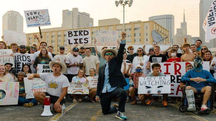 Păsările nu sunt reale, dar Roman e ministru