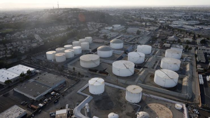 Prețul petrolului coboară la 74 de dolari/baril. Predomină îngrijorările legate de Omicron