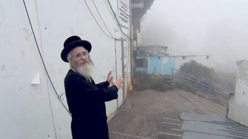 Fratele șefului Mossad a salvat oameni cu o pălărie-ventilator