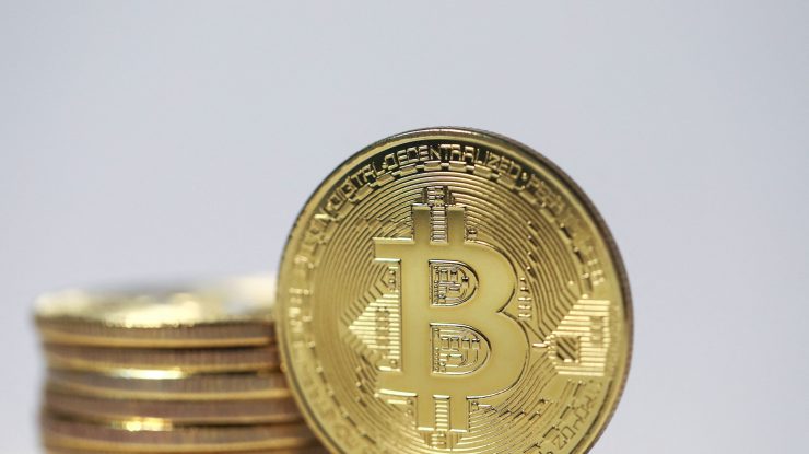 STUDIU: Patru din zece români deţin sau au avut anul acesta criptomonede