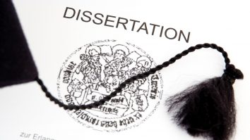 Copiii nu învață la școală despre drepturile de autor. Ei copiază ce văd în societate