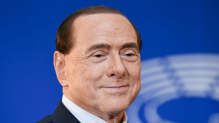 Berlusconi îl apără pe Vladimir Putin spunând că a fost „împins” să invadeze Ucraina și a vrut să pună „oameni decenți” la conducerea Kievului