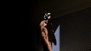 Femeie pedepsită cu 100  lovituri de bici pentru adulter. Bărbatul implicat a negat acuzațiile