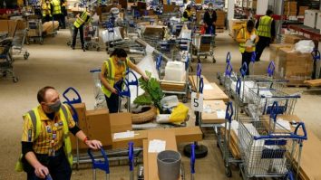 Ikea va oferi doar 96 de lire pe săptămână angajaților nevaccinați care se autoizolează