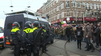 Amsterdam nu mai vrea restricții: „Nu cred în vaccinare, oamenii nu ar trebui forțați”