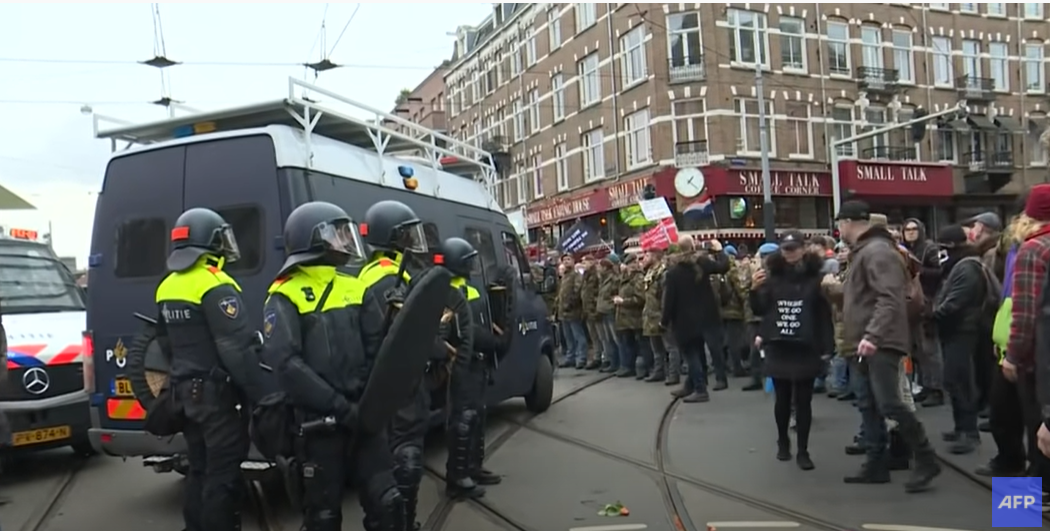 Amsterdam nu mai vrea restricții: „Nu cred în vaccinare, oamenii nu ar trebui forțați”