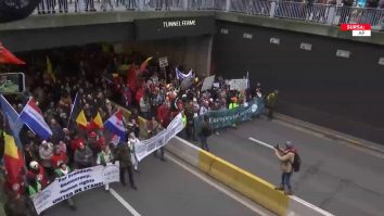 Mii de manifestanți din toată Europa, inclusiv români, protestează la Bruxelles față de restricții: „2022 va fi anul libertății”