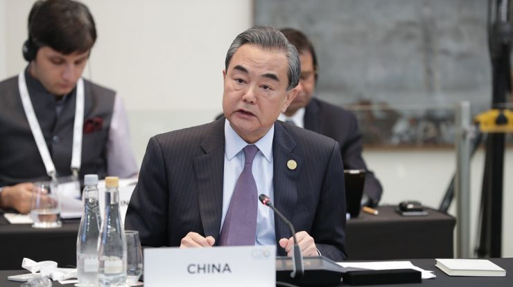 Ministrul chinez Wang Yi cere găsirea unei soluţii diplomatice pentru criza din Ucraina