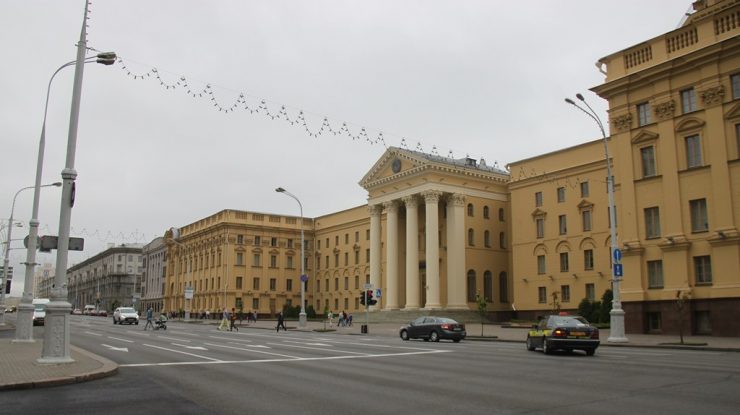 Francezii sunt avertizați să părăsească „fără întârziere” Rusia şi să evite Belarus