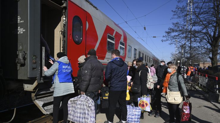 România anunță că ar putea primi jumătate de milion refugiați din Ucraina