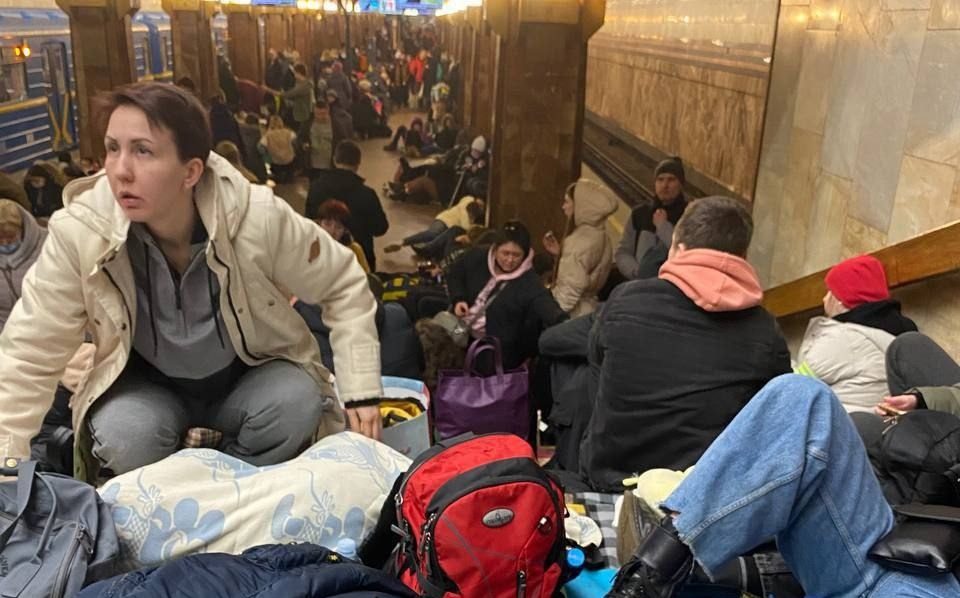 ONU deblochează 20 de milioane de dolari pentru a ajuta Ucraina. Aproximativ 100.000 de ucraineni și-au părăsit casele, câteva mii au fugit în străinătate