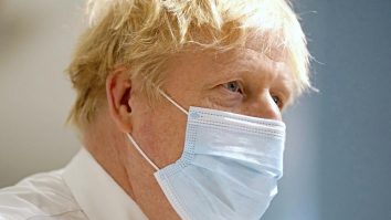 Premierul Boris Johnson spune că Marea Britanie este alături de aliații NATO