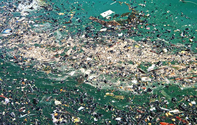 plastic în oceane