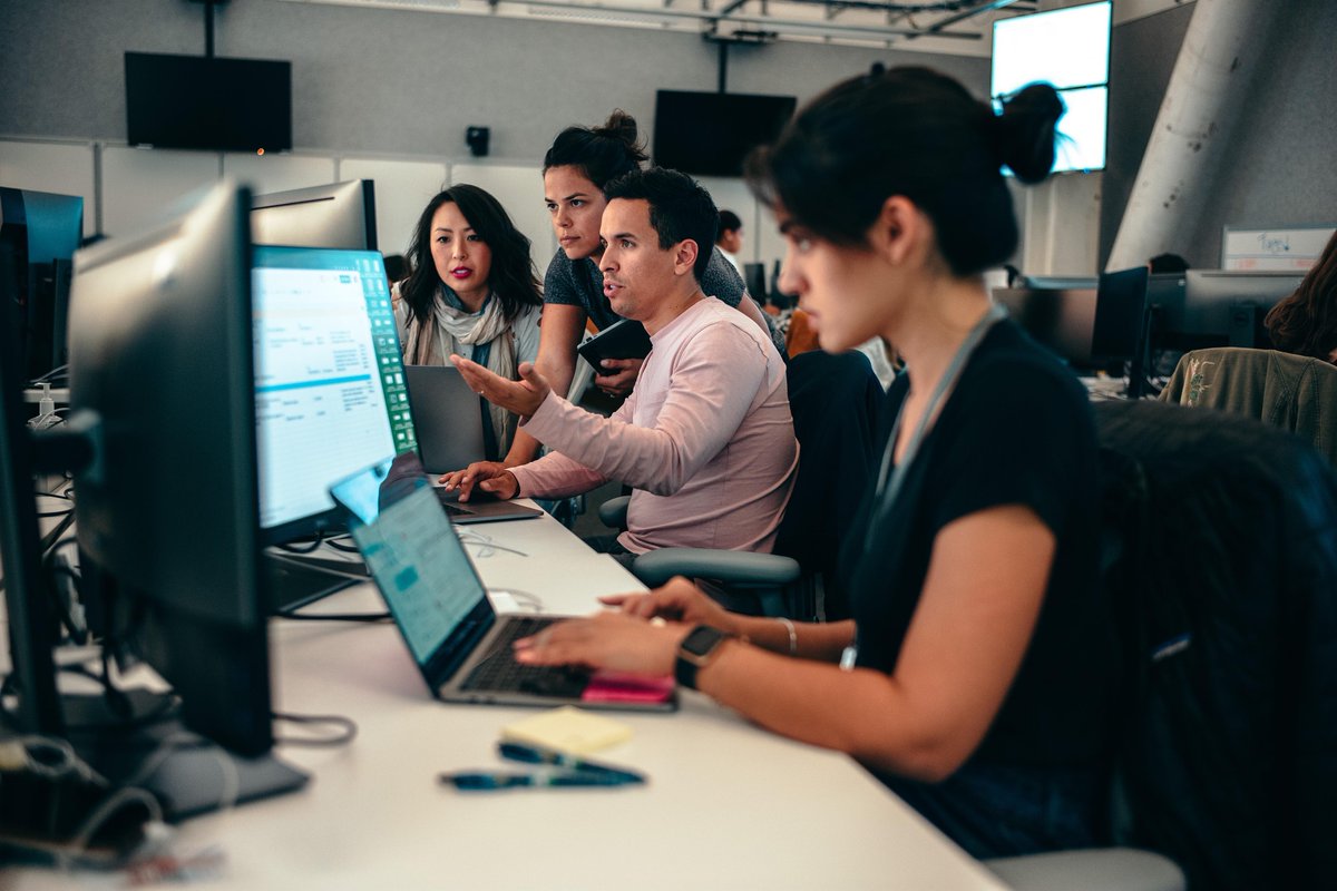 Au apărut meserii noi pe piața muncii. Cum poți inventa și tu una