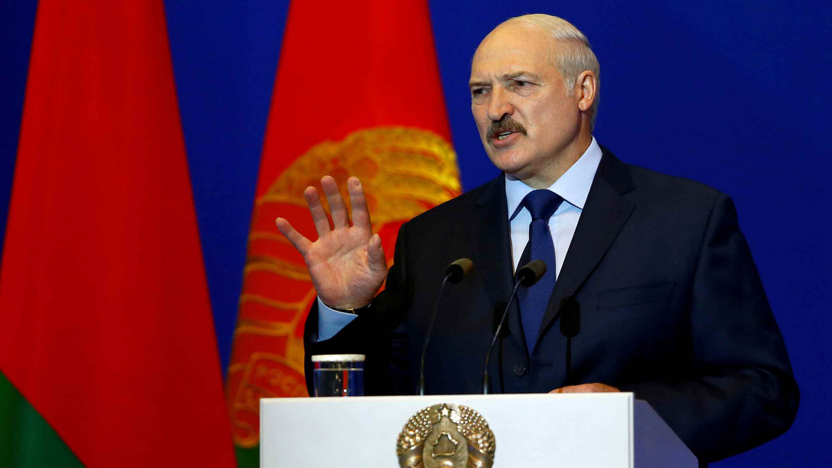 Protestatarii ies în stradă. Belarus va anula statutul de stat non-nuclear