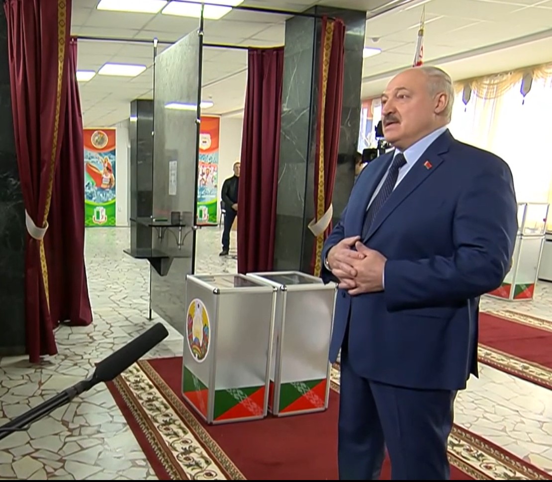 Lukașenko: Zelenski e un mic Napoleon care a ieșit dintr-o mahmureală