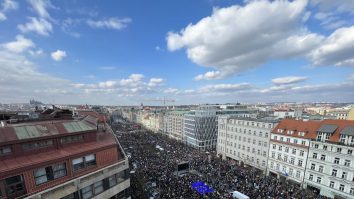 „Opriți războiul!”. Peste 4.000 de persoane reţinute în Rusia. Berlin, 100.000 de protestatari