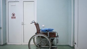 O descoperire științifică ar putea permite persoanelor paralizate să meargă din nou