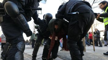 Populaţia Rusiei, afectată de sancţiuni, este furioasă pe Putin: „Ne transformăm în Coreea de Nord”