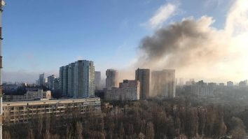 O rachetă rusească a lovit un bloc rezidențial din Kiev