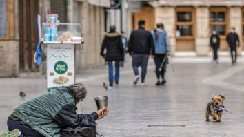 În Spania, amenda pentru cerșit este dublă față de cea pentru prostituție. Legile „anti-balcanice” adoptate de autorități