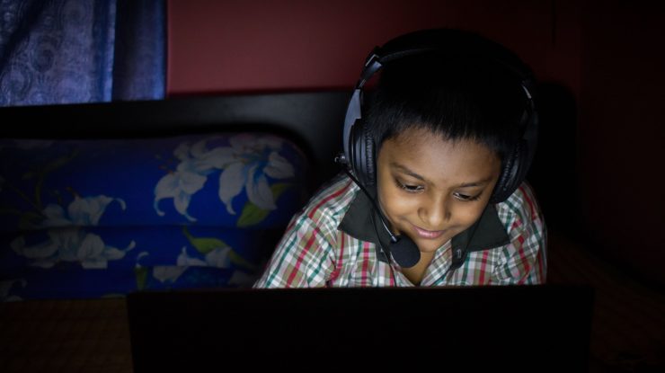 Verificarea vârstei utilizatorilor va deveni obligatorie pentru site-urile pornografice