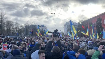 Oamenii au ieșit în stradă, în Ucraina, în contextul tensiunilor cu Rusia