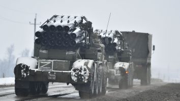 Un lansator rusesc de „bombe cu vid” a fost văzut de CNN lângă Ucraina