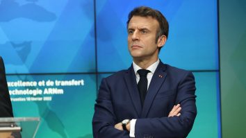 Emmanuel Macron a stat de vorbă cu Vladimir Putin și cu Boris Johnson