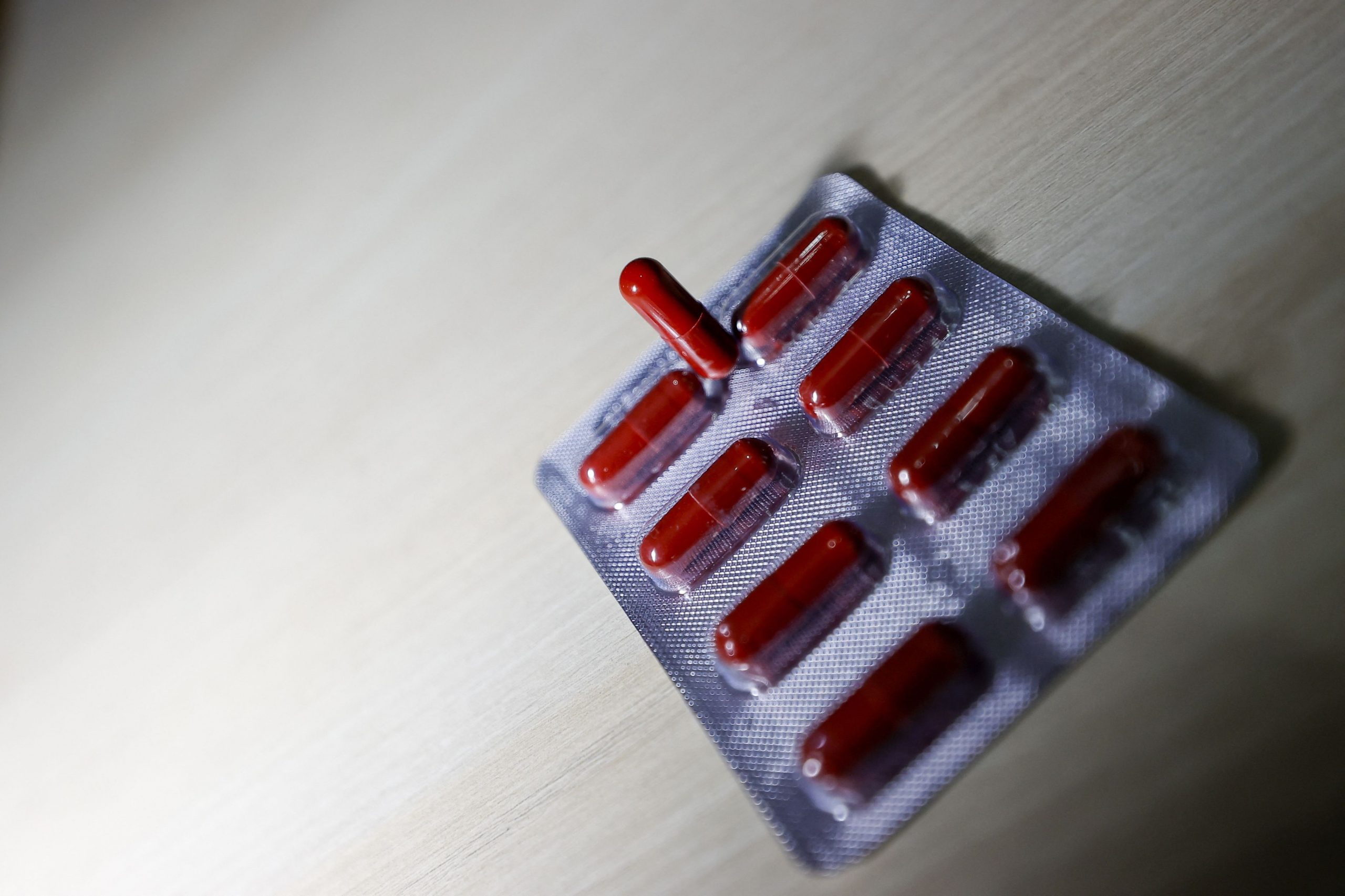 STUDIU: Medicamentele reprezintă „o ameninţare globală la adresa sănătăţii umane şi a mediului”