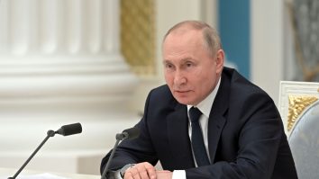 Vladimir Putin a semnat un decret privind măsurile anticriză