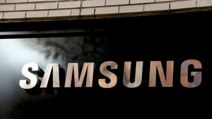 Samsung Galaxy S22 este construit din plase de pește reciclate