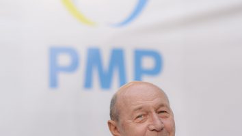 Traian Băsescu, amendat pentru utilizarea sintagmei „clanurile ţigăneşti”