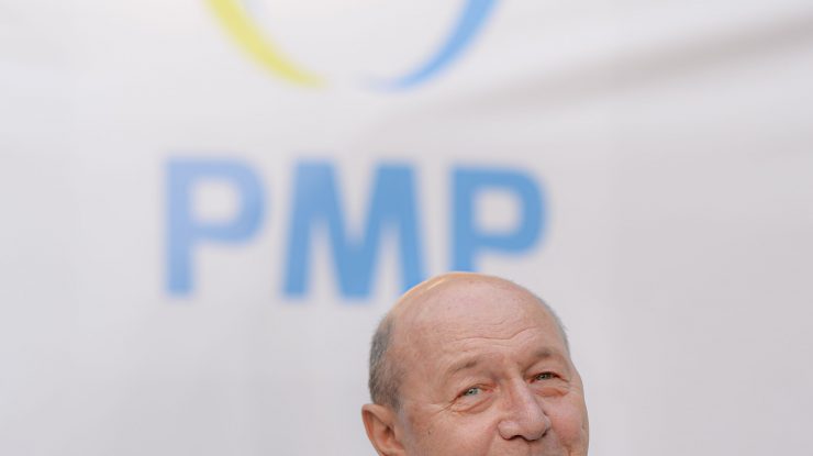Traian Băsescu, amendat pentru utilizarea sintagmei „clanurile ţigăneşti”