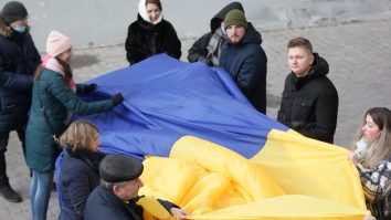 Criza din Ucraina aduce beneficii. Cine are de câștigat în urma tensiunilor