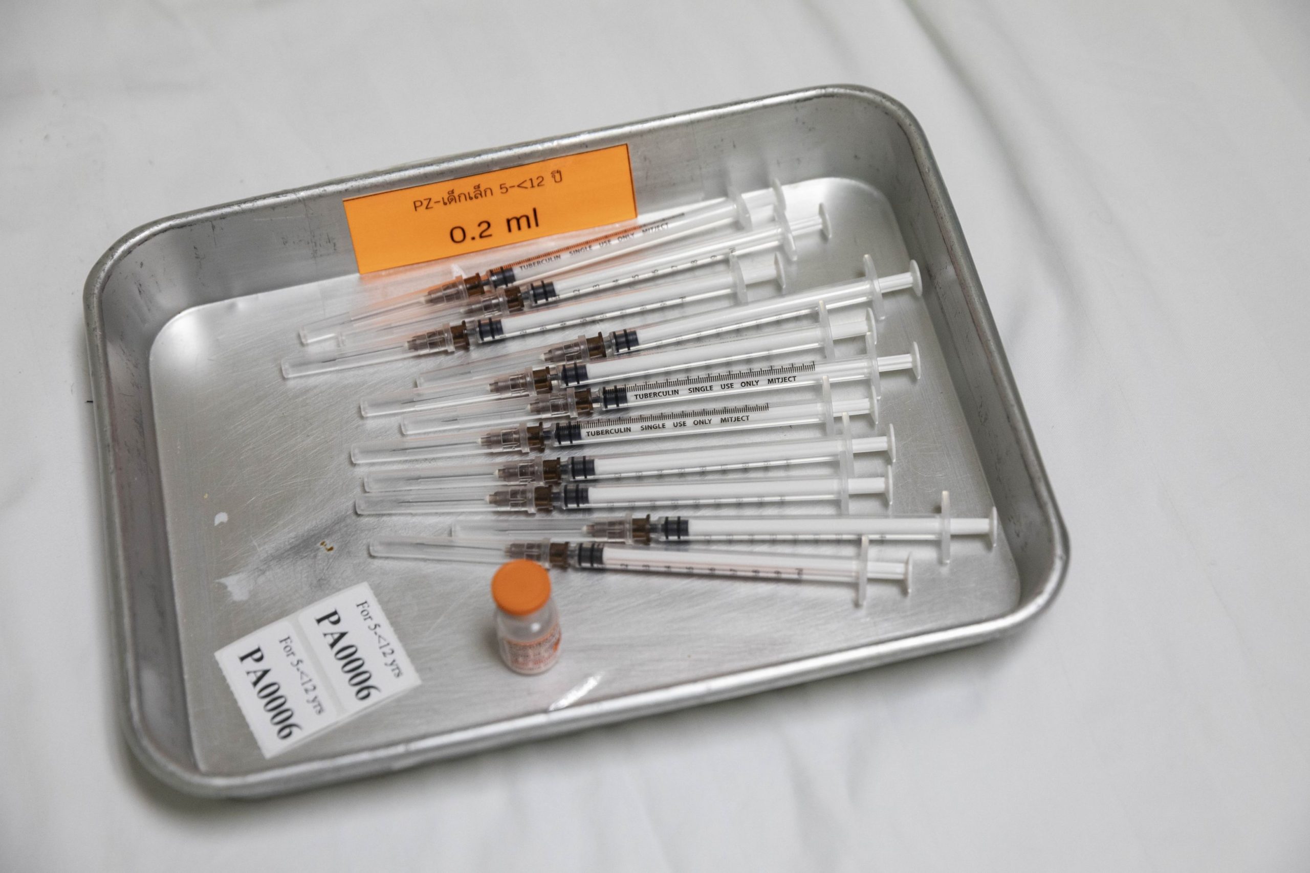 Părinții unui copil de 2 ani au refuzat transfuzia de sânge de la vaccinați