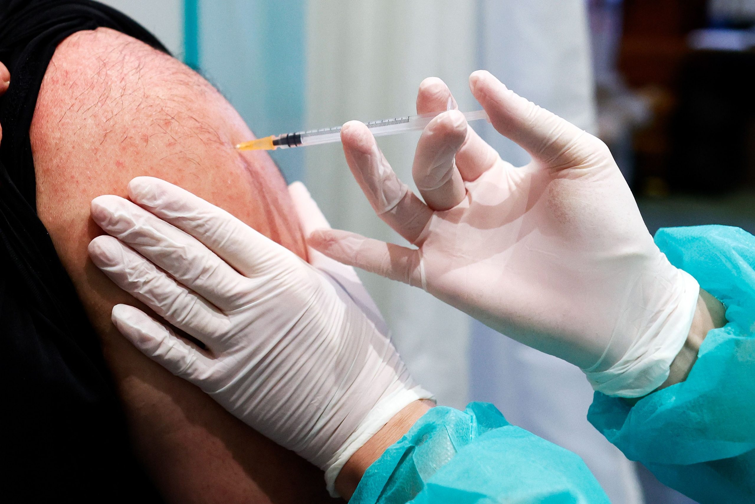 De la 1 iulie, vaccinarea împotriva Covid se va face doar la medicii de familie