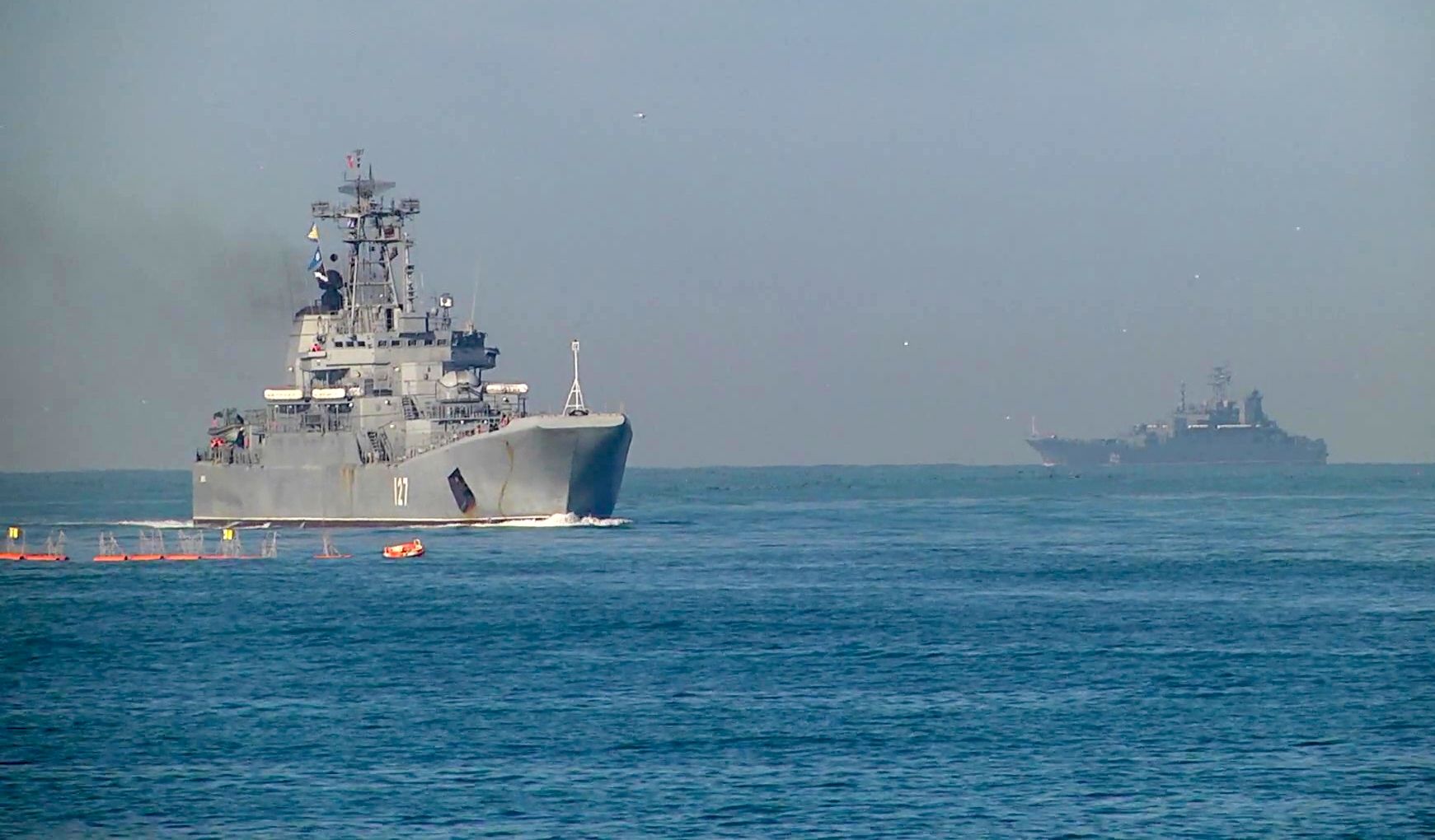 Peste 30 de nave rusești fac exerciții militare în apropierea Crimeii