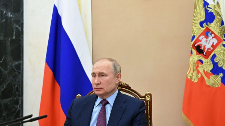 Putin vrea dialog cu Occidentul şi deocamdată nu va trimite trupe în Donbas