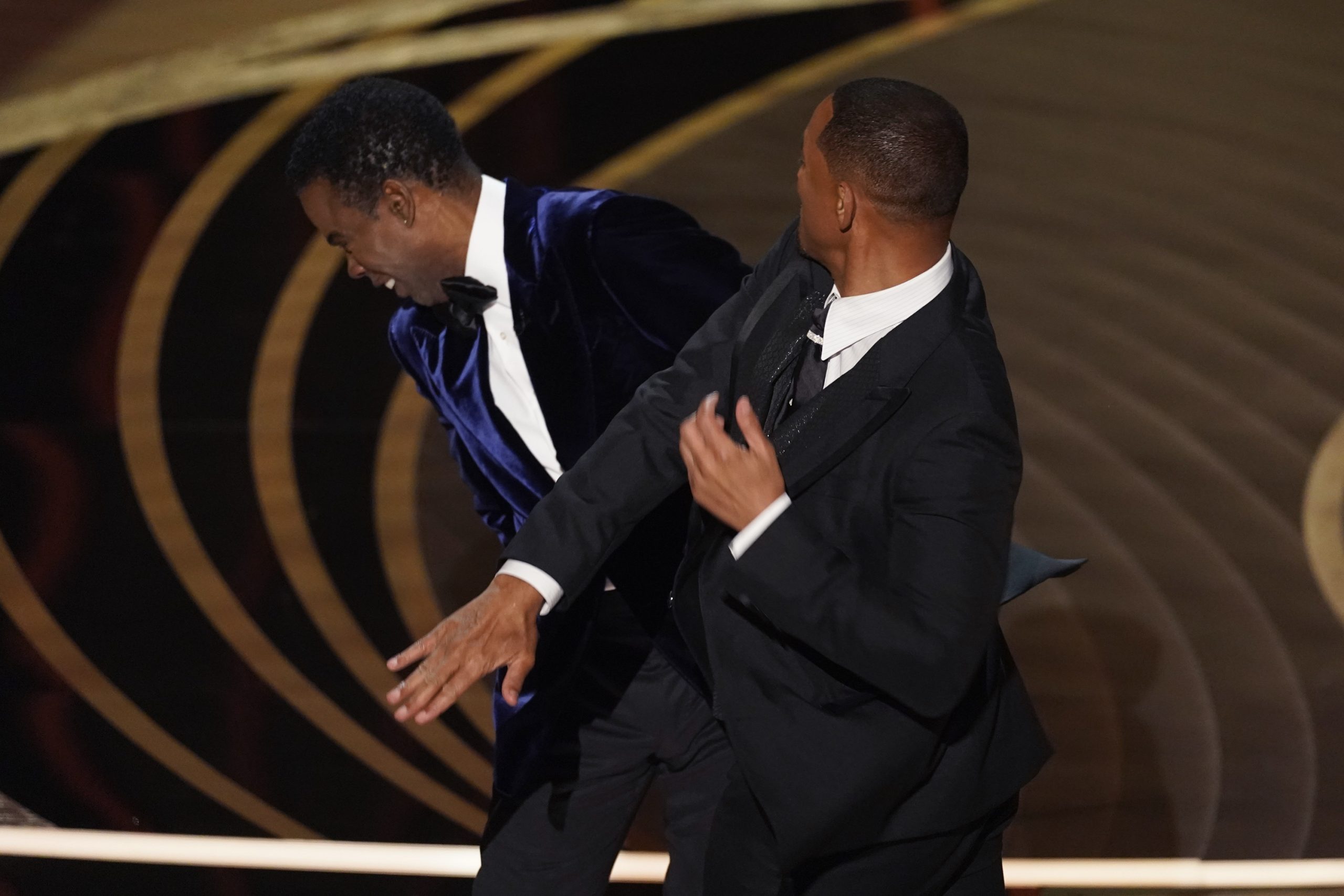 Gala premiilor Oscar: Will Smith îl lovește pe Chris Rock pe scenă
