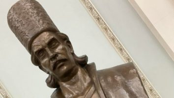 AUR cere încheierea unui Acord privind protejarea limbii române în Ucraina