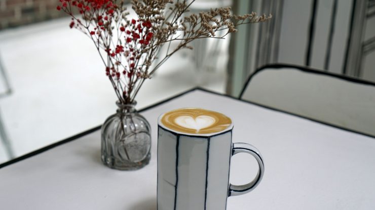 Cafeaua scade cu 12% șansa de a muri prematur. Care este motivul și cum o consumăm