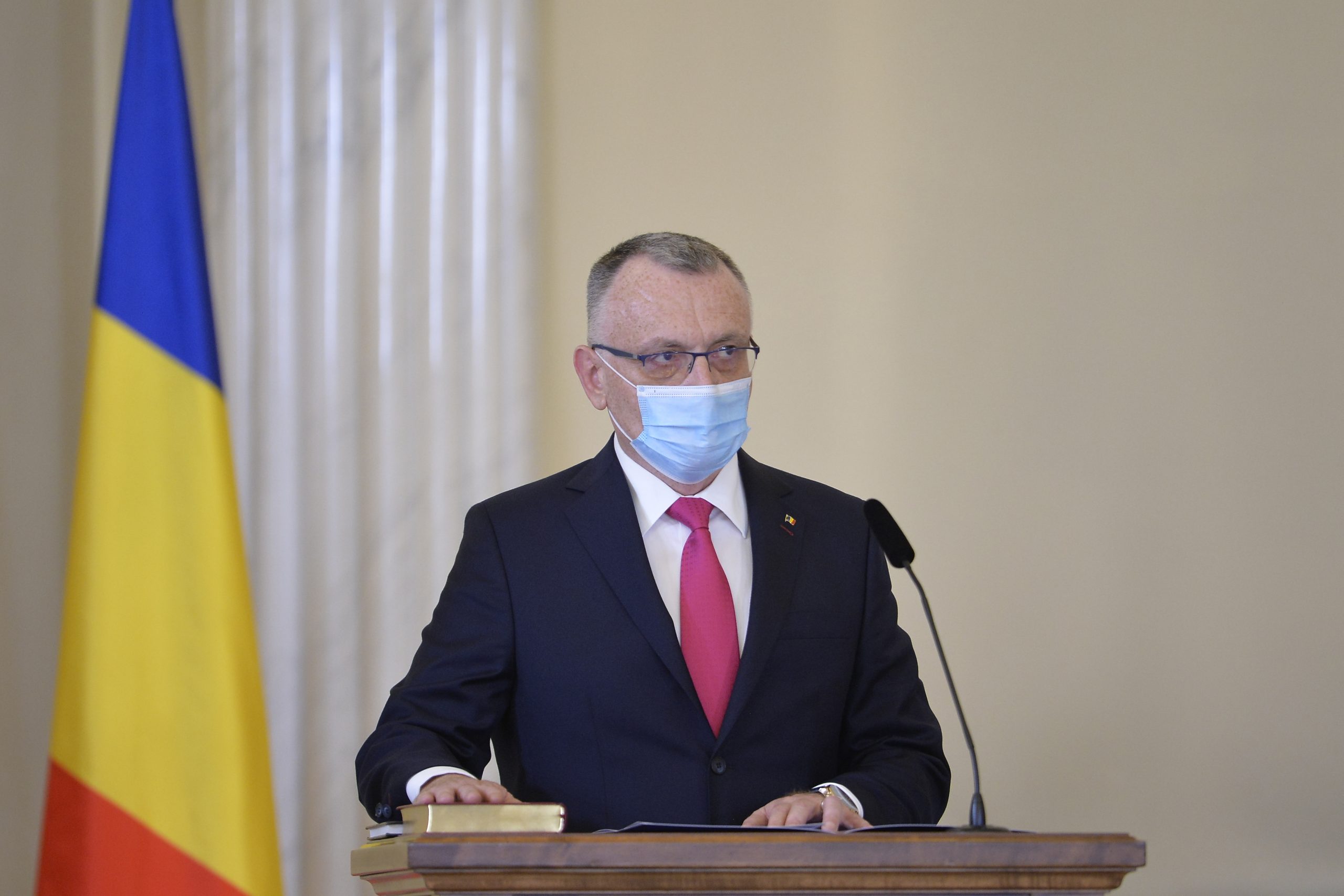 Cîmpeanu: Vrem să renunţăm la teze. Sigur vom avea medii încheiate la finele anului şcolar